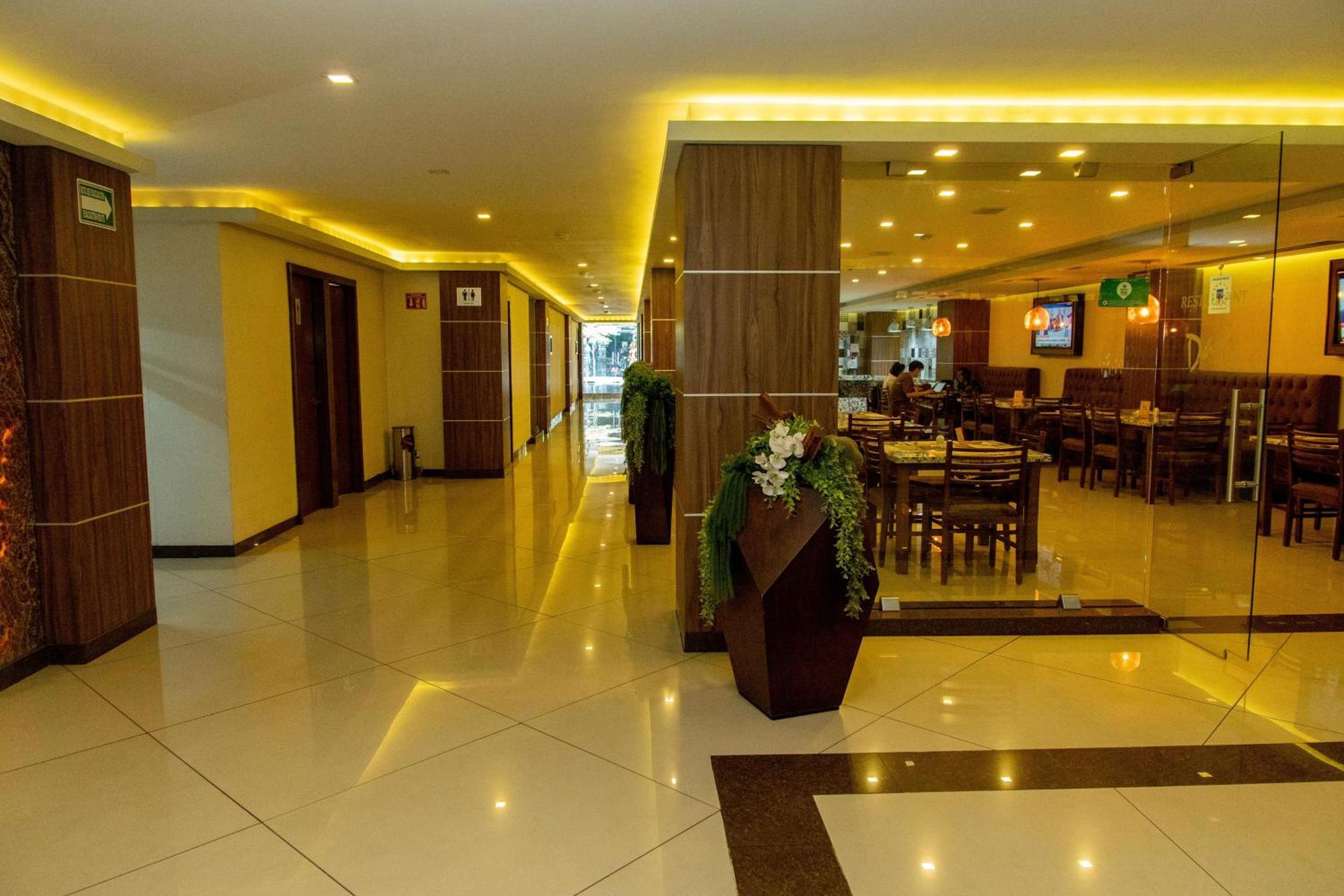 Hotel Dali Plaza Ejecutivo Гвадалахара Экстерьер фото